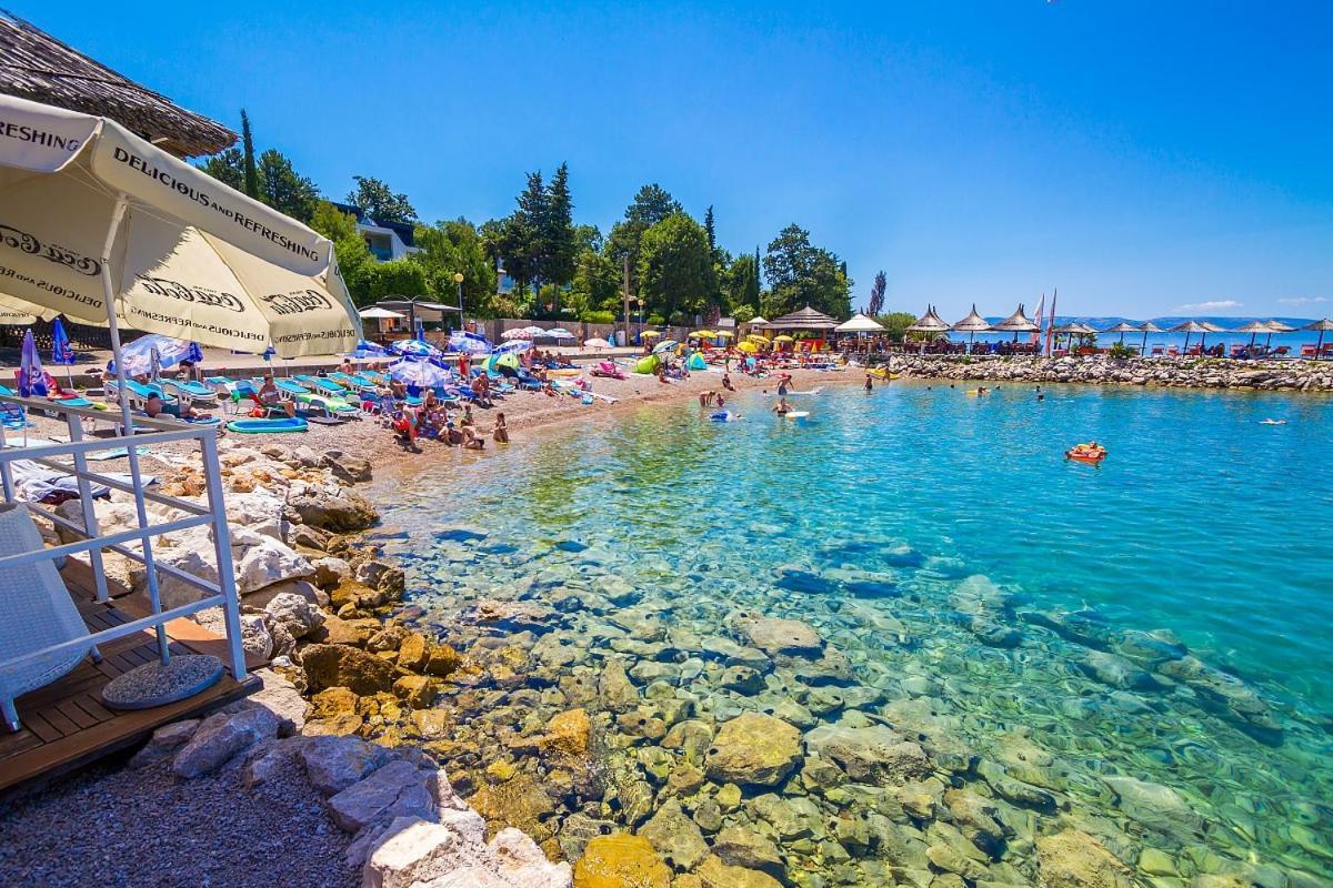 Apartments With A Parking Space Njivice, Krk - 21858 Екстер'єр фото